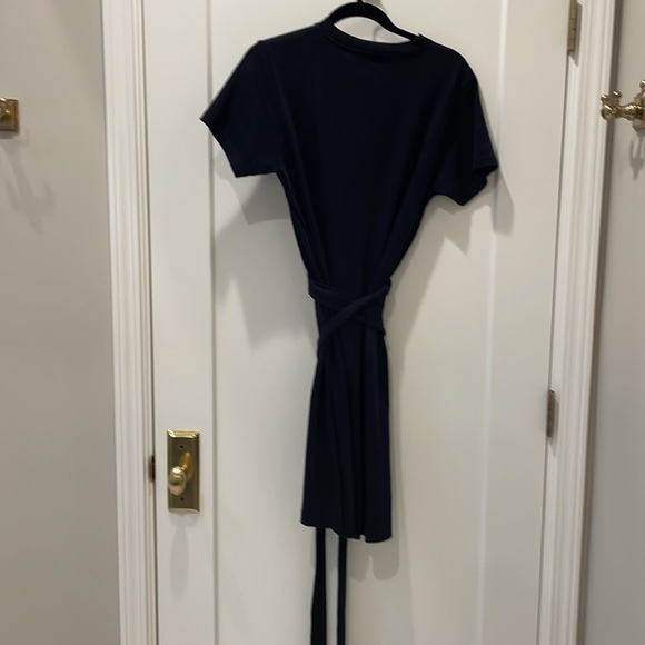 Vince navy t-shirt dress with attached belt. - Picture 2 of 4